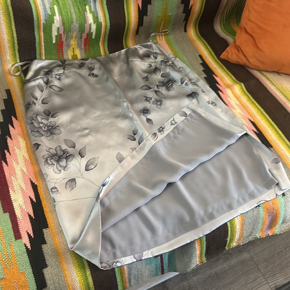 Nwo Emanuel Ungaro Vintage GORGEOUS All Silk Skirt Sz 12-46 - Picture 8 of 14